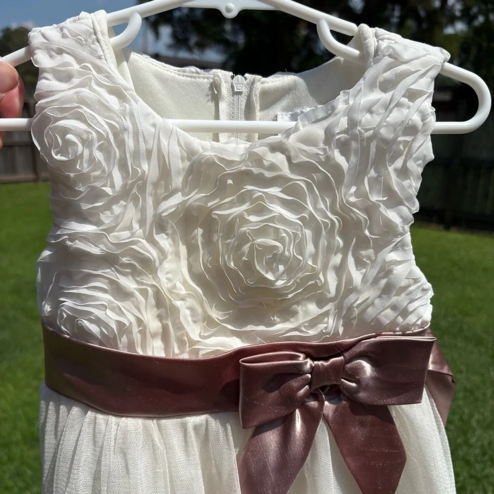 Rare Editions off white with taupe colored sash Size 4 Good used condition